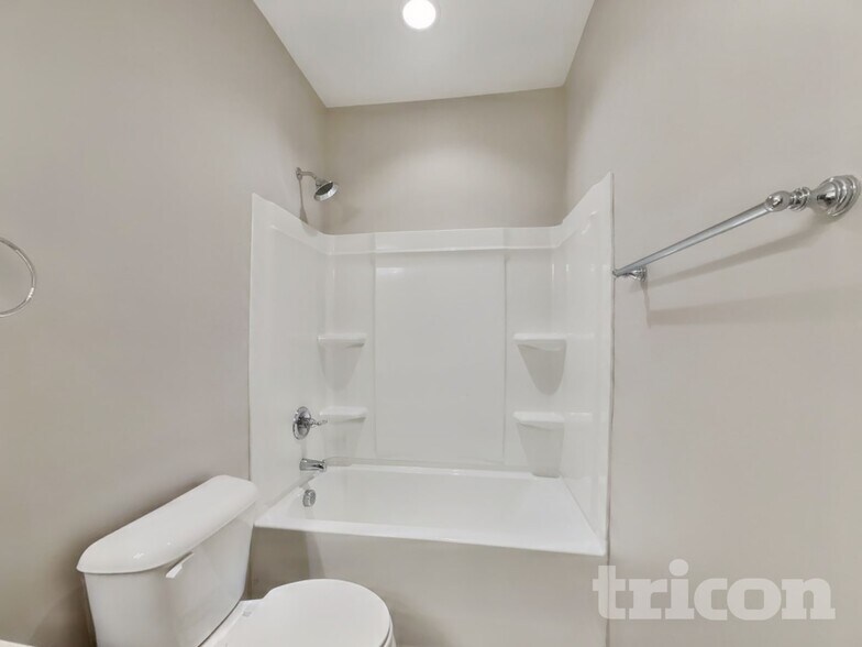 Building Photo - 75 Wrenwood Dr