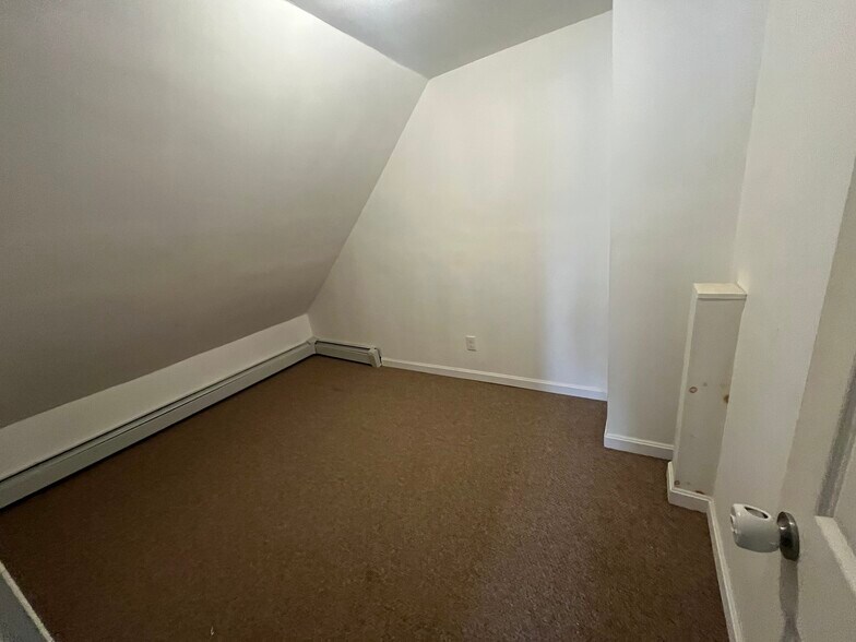 Building Photo - 17 Winfield St