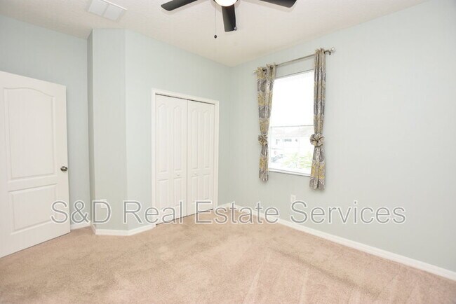 Building Photo - 5632 Aral Dr