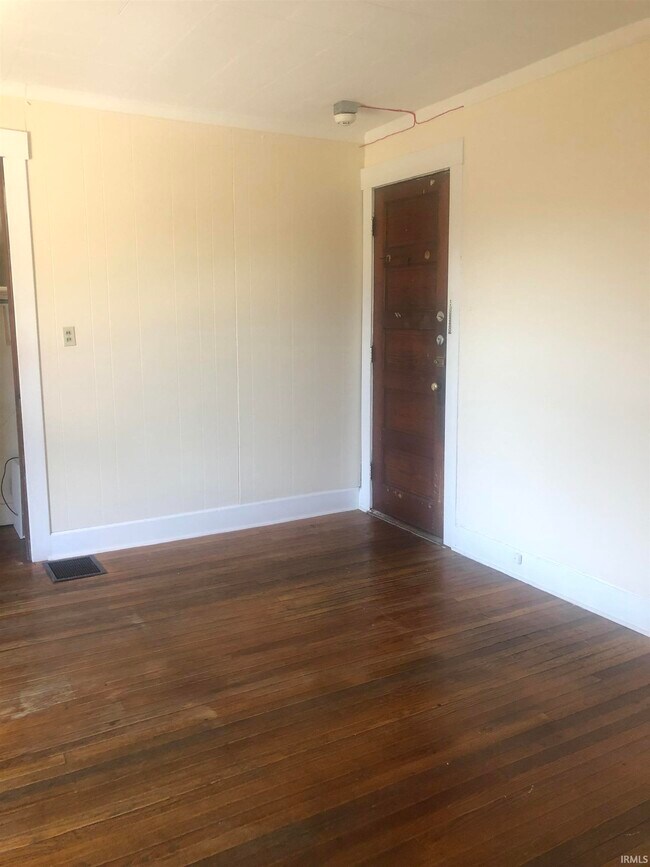 Building Photo - 423 S Fess Ave