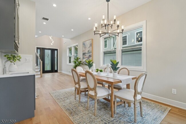 Building Photo - 15 Lake Rd