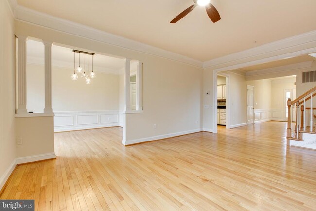 Building Photo - 8627 Trail View Dr