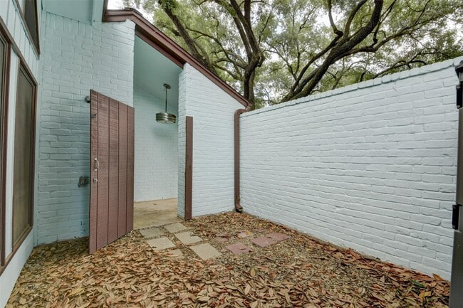 Building Photo - 4535 Turf Valley Dr