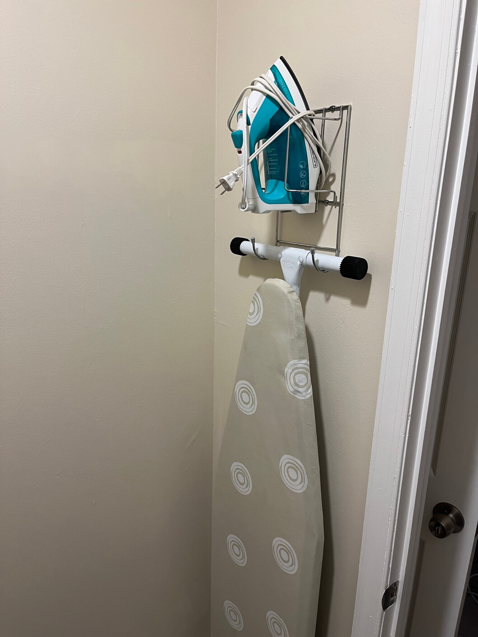 Building Photo - 2900 Banyan St