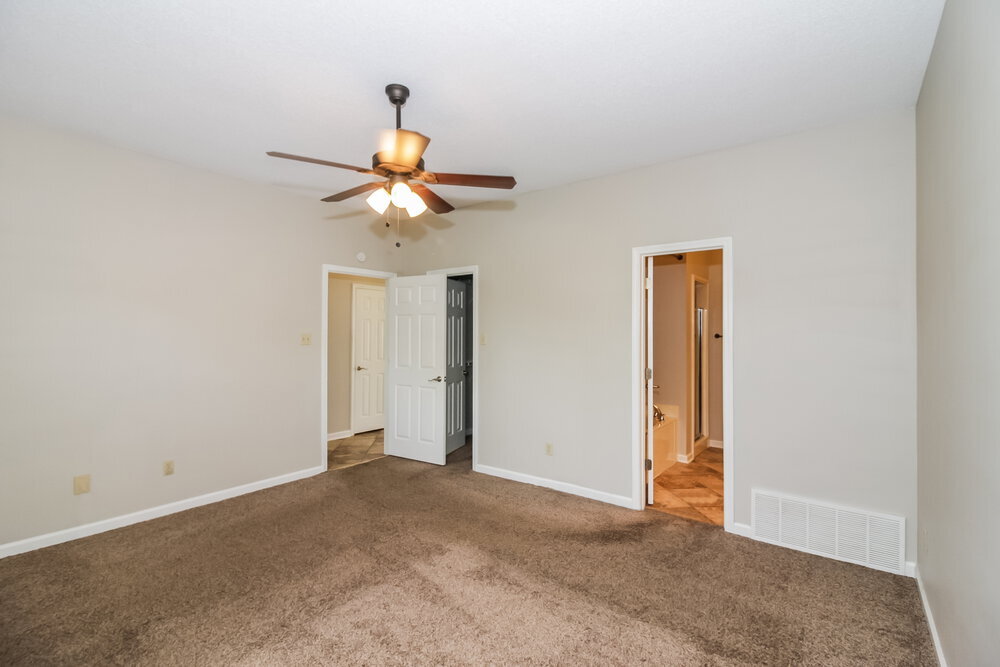 Building Photo - 15 Austin Cir