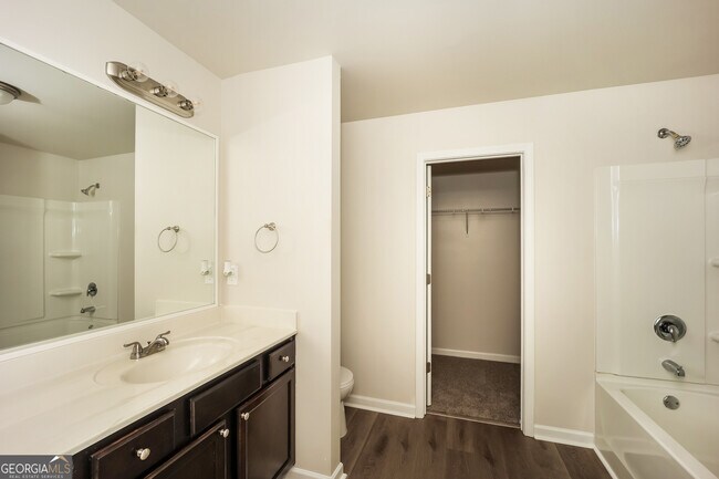 Building Photo - 2303 Clapton Ct