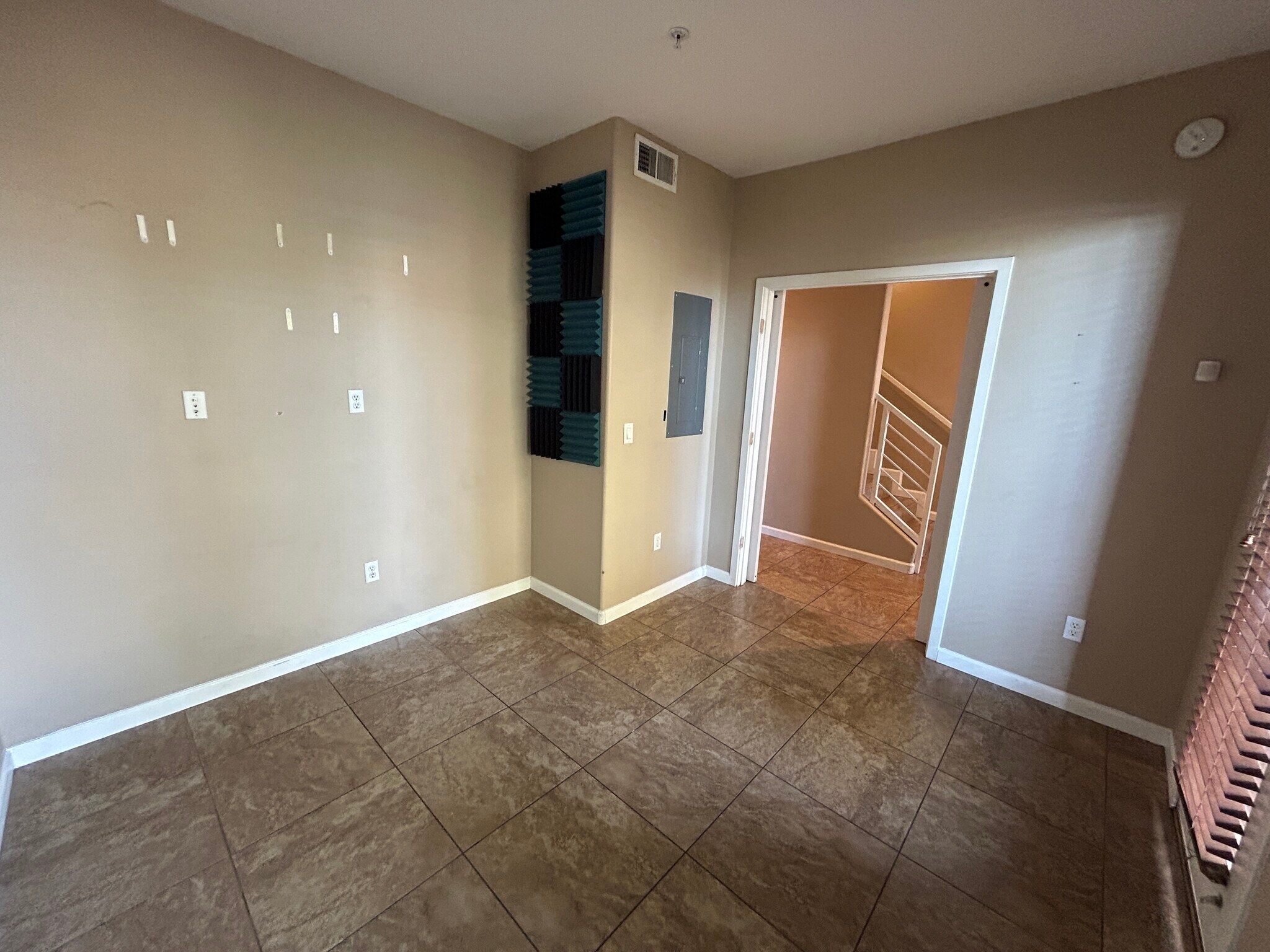 Building Photo - 6605 N 93rd Ave