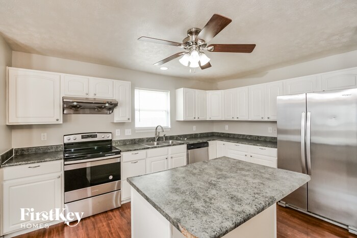 Building Photo - 5569 Bracken Dr