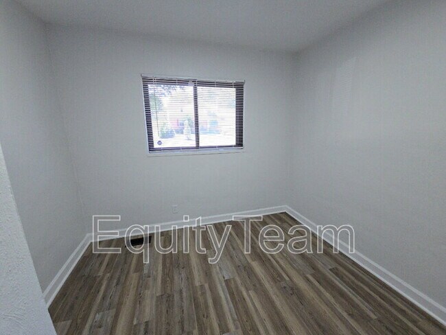 Building Photo - 619 Storms Rd