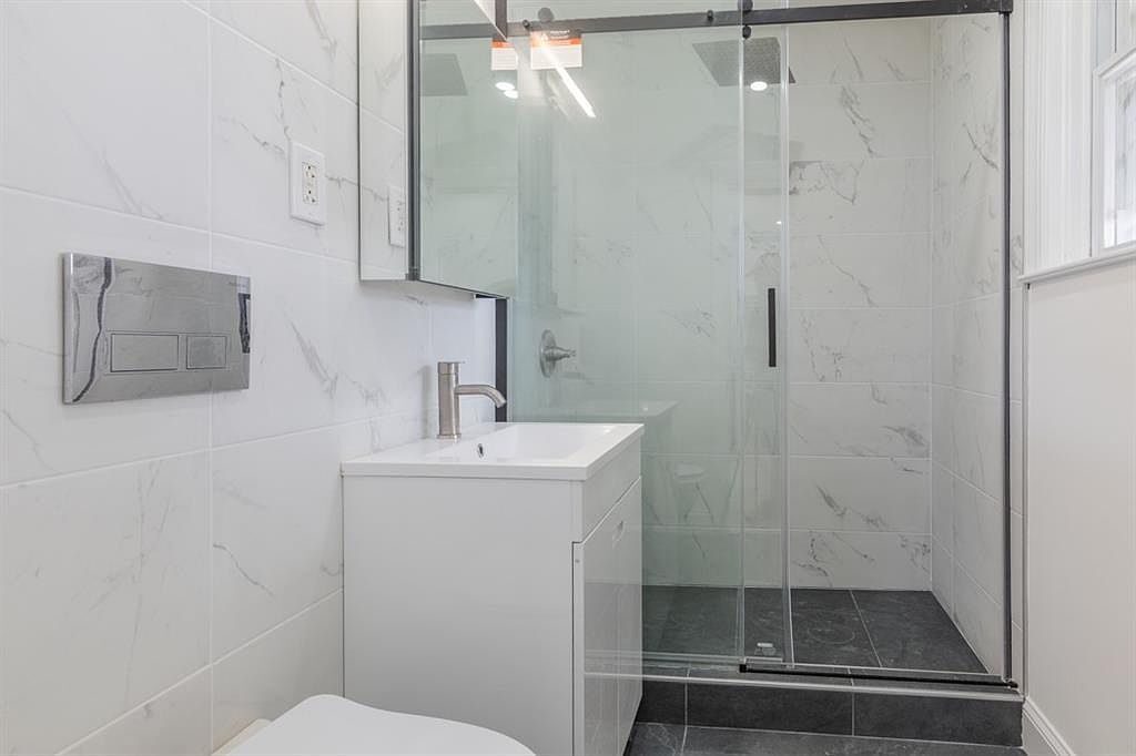 Building Photo - 205 Ives St