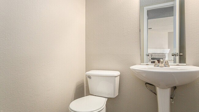 Building Photo - 8732 Hunters Point Way