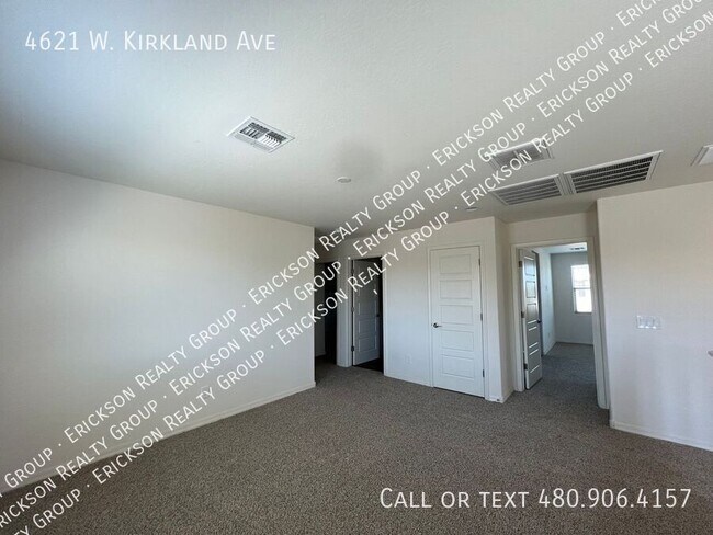 Building Photo - 4621 Kirkland Ave