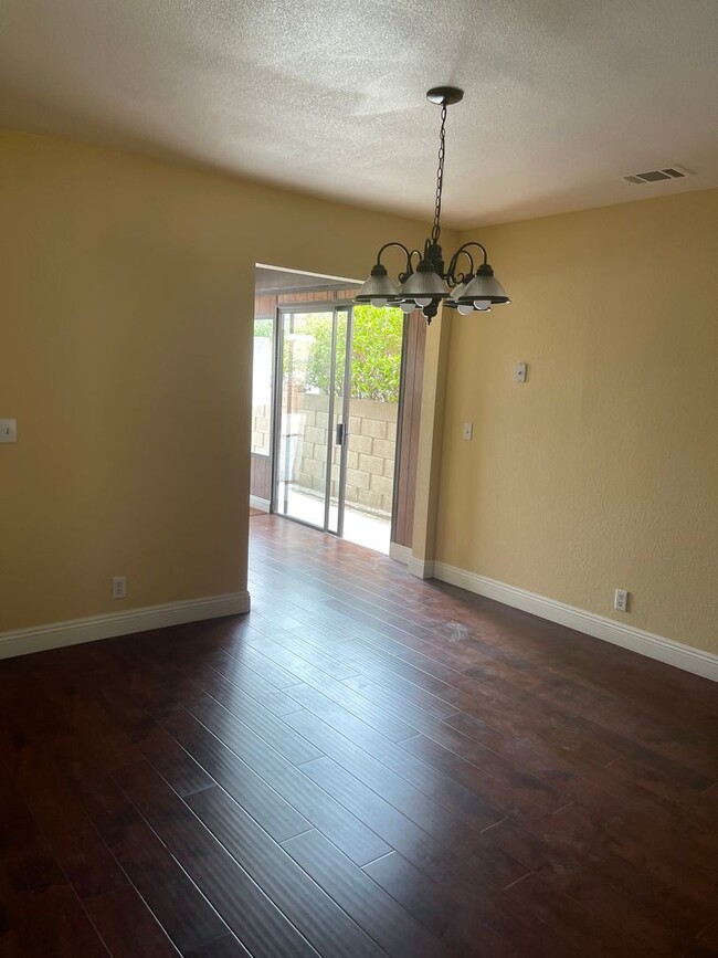 Building Photo - SPRING VALLEY LAKE 3 BEDROOM