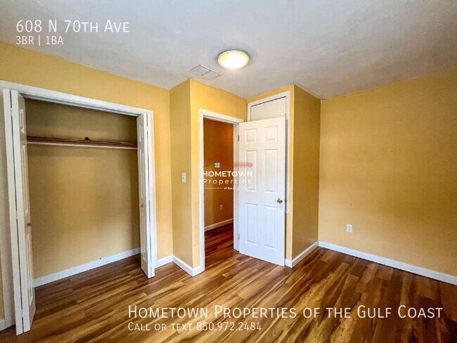 Building Photo - 608 N 70th Ave