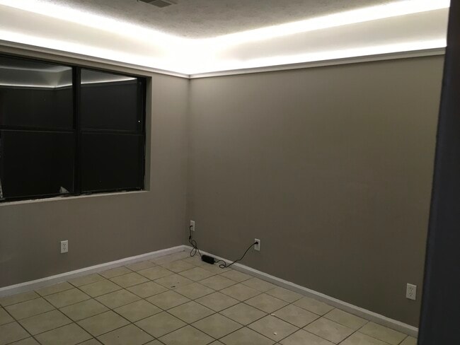 Building Photo - 110 Hillpine