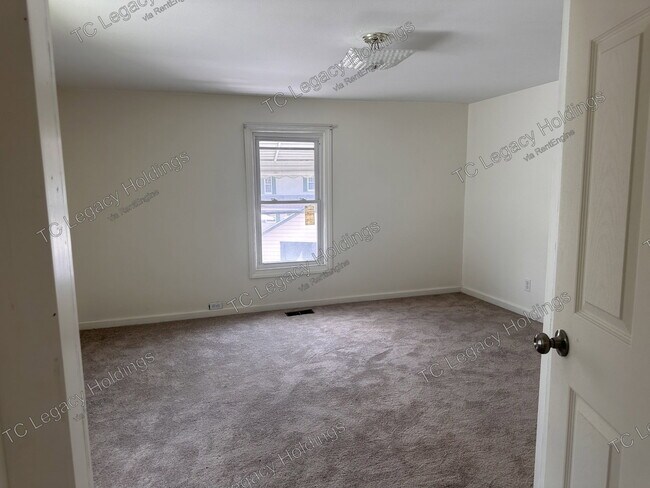 Building Photo - 1217 Fleming Dr
