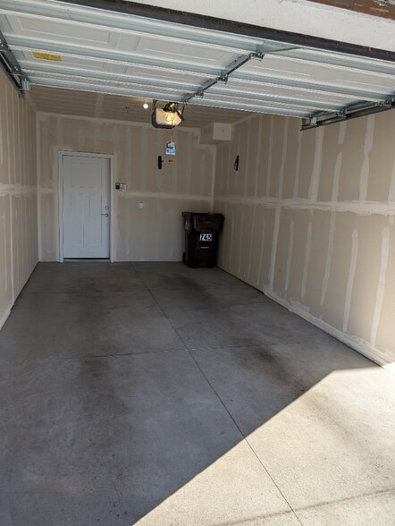 Building Photo - 745 N 380 W