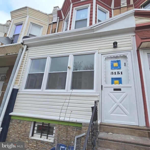 Building Photo - 3151 Pennock St