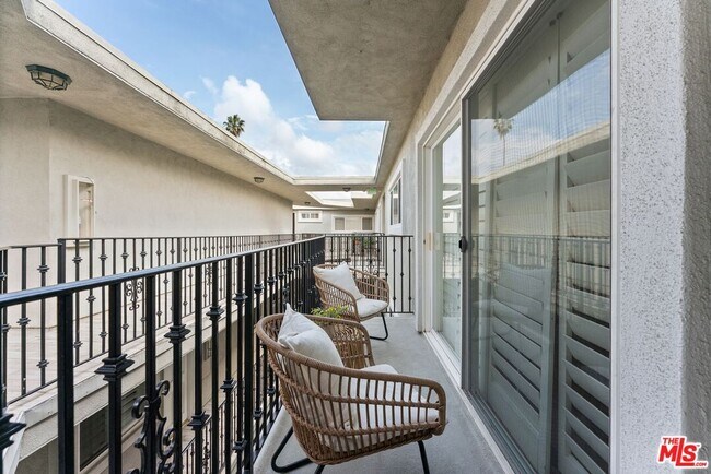 Building Photo - 2308 Schader Dr