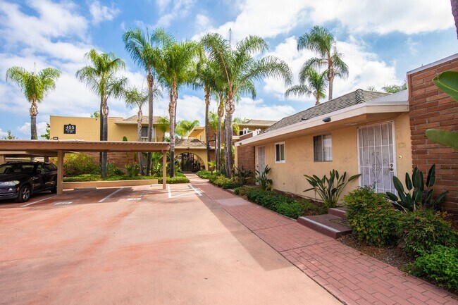 Building Photo - $500 off first month rent! 2BR/1.5BA Condo! 2 parking spaces