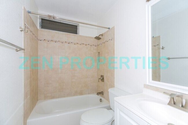 Building Photo - 1 bdrm / 1 bath 2nd floor unit at Mililani...