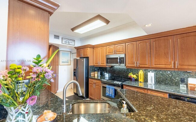 Building Photo - 3255 NE 184th St