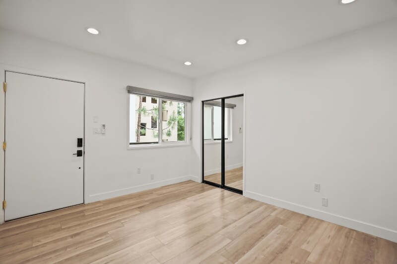 Building Photo - 410 Lucas Ave