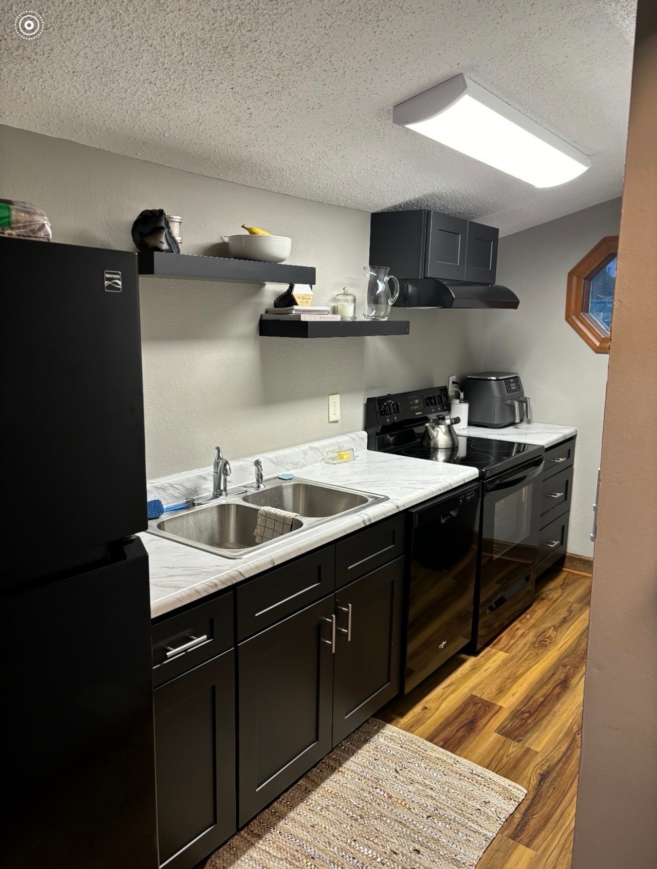 Newly Remodeled Galley Kitchen with Dishwasher. - 121 S Hellier St