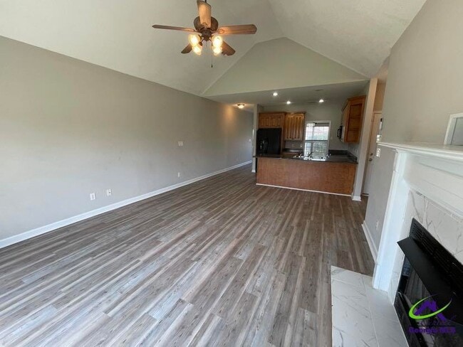 Building Photo - 114 Cedarland Dr