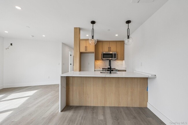 Building Photo - 325 Manville Rd