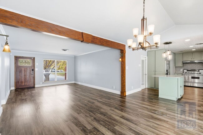 Building Photo - 6809 Columbia Dr