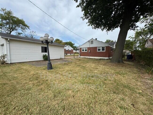 Building Photo - 90 W St Anthony Ln