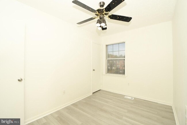 Building Photo - 8635 Union Pl