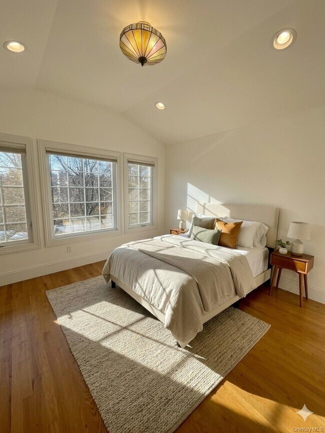 Building Photo - 66 Sagamore Hill Dr