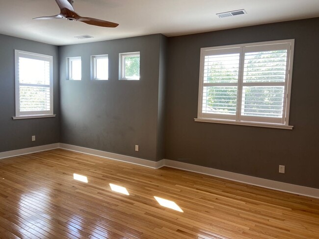 Building Photo - Beautifully remodeled 3 Bdrm+Master retrea...