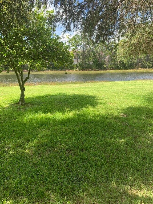 Building Photo - 1657 SW Harbour Isles Cir