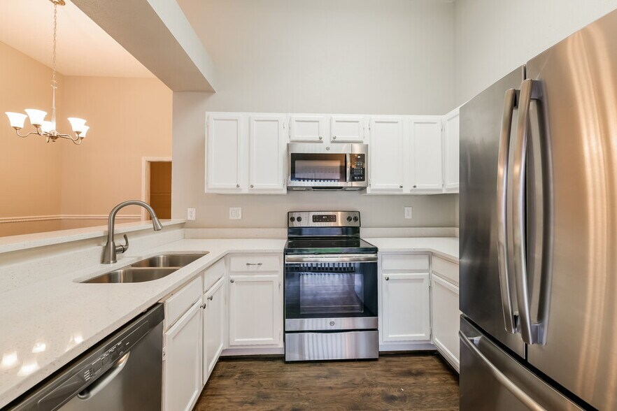 Building Photo - 13819 Smokey Trail Dr
