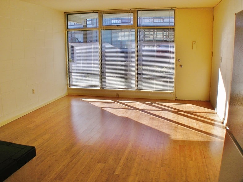 Building Photo - The Macleay