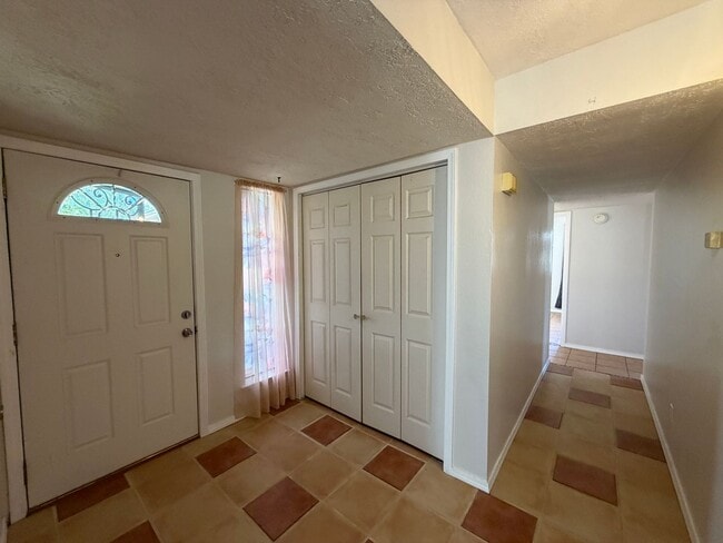 Building Photo - 5812 Brahma Dr NW
