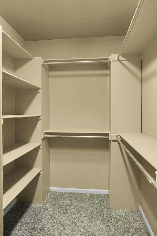 Building Photo - $2,500 - 4 Bed, 3.5 Bath Home in CO Springs with Great Community Amenities!