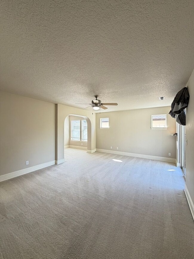 Building Photo - 17204 SW 136th Ave