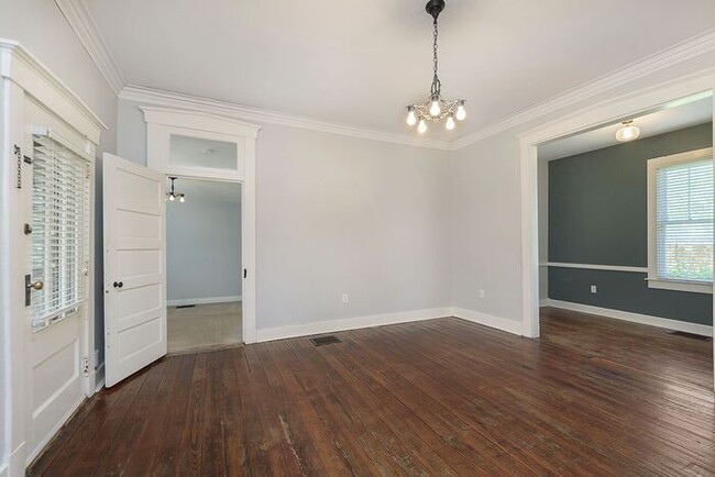 Building Photo - Beautifully updated Historic Bungalow