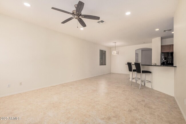 Building Photo - 298 E Diamond Trail