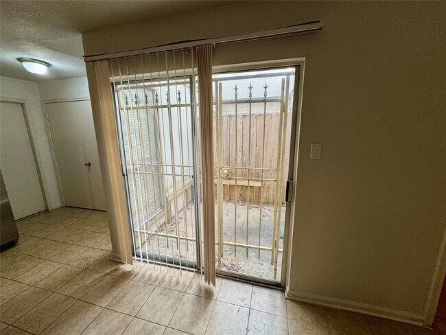 Building Photo - 5810 Twisted Pine Ct