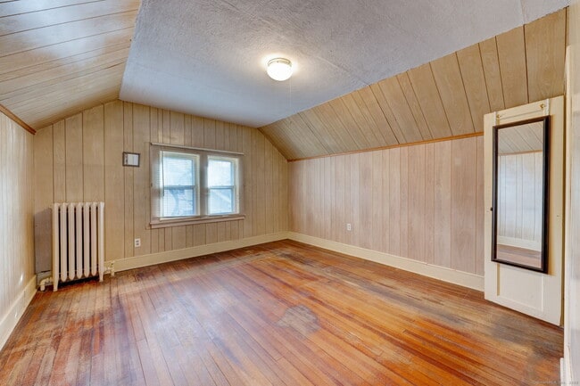 Building Photo - 18 Hubbard Pl