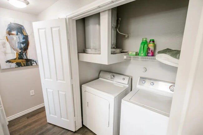 Building Photo - 6710 Babcock Rd