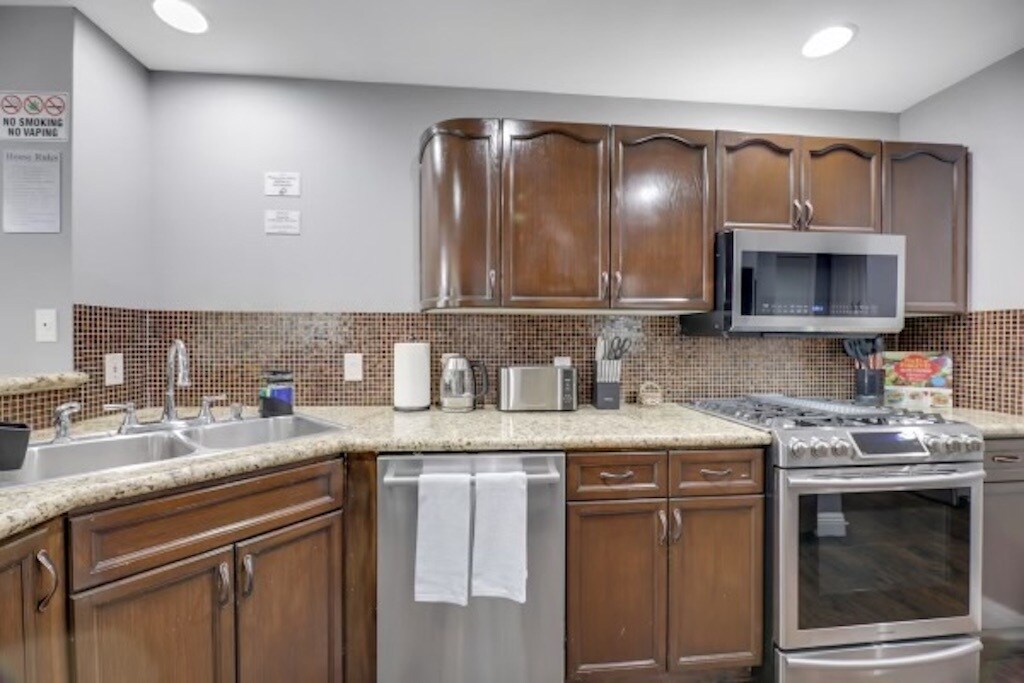 Building Photo - 7938 Cina Ave