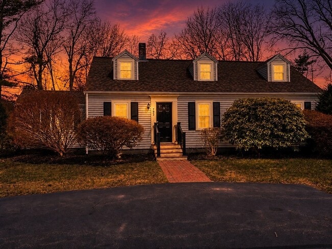 Building Photo - 793 Country Way