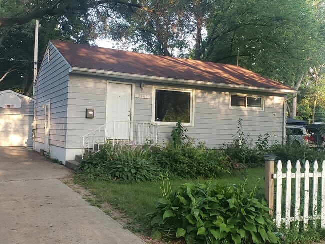 Building Photo - 2809 N Butrick St