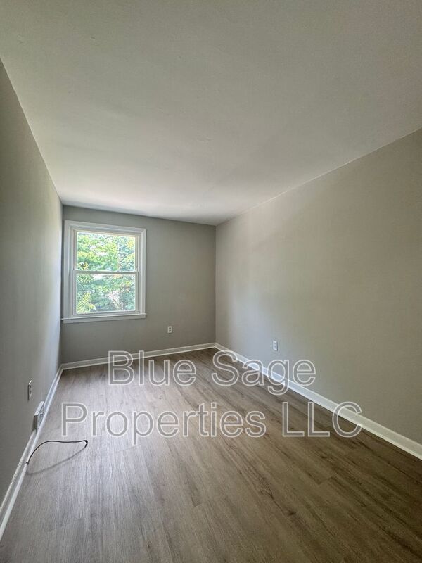 Building Photo - 212 N Wycombe Ave